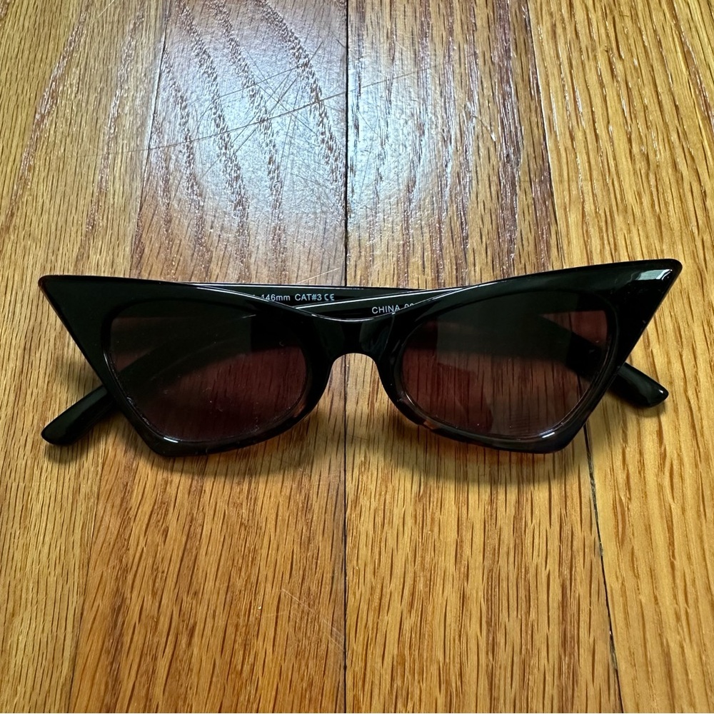 Retro Cateye Black Sunglasses